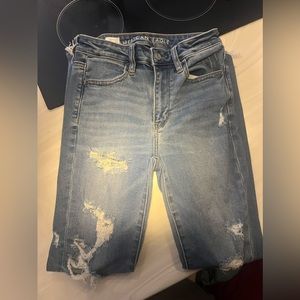 American Eagle Ripped Jeans Next Level Stretch Size 2